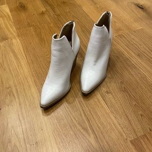 Never Worn White Boots size 8.5
